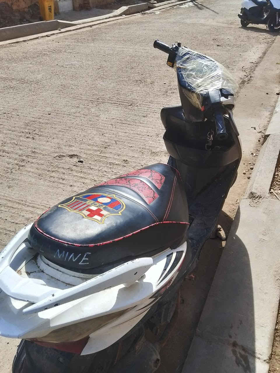 ادرس صيني مابيها شي بس گايمه قيم واخذ
بالفلاحيه
***********
