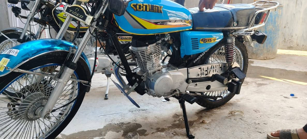 السلام عليكم دراجة سونك اربعه گير ٢٠٢٣ محرك شرط *********** كهربائيات السعر ٥٠٠ وبي مجال شراي اتصل
