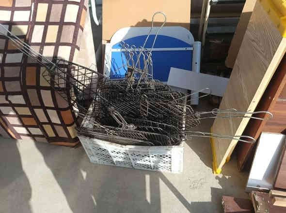 على بركة الله تم وصول حاويه اغراض منزليه باله عنوانه قرب ساحة التشابه ***********
