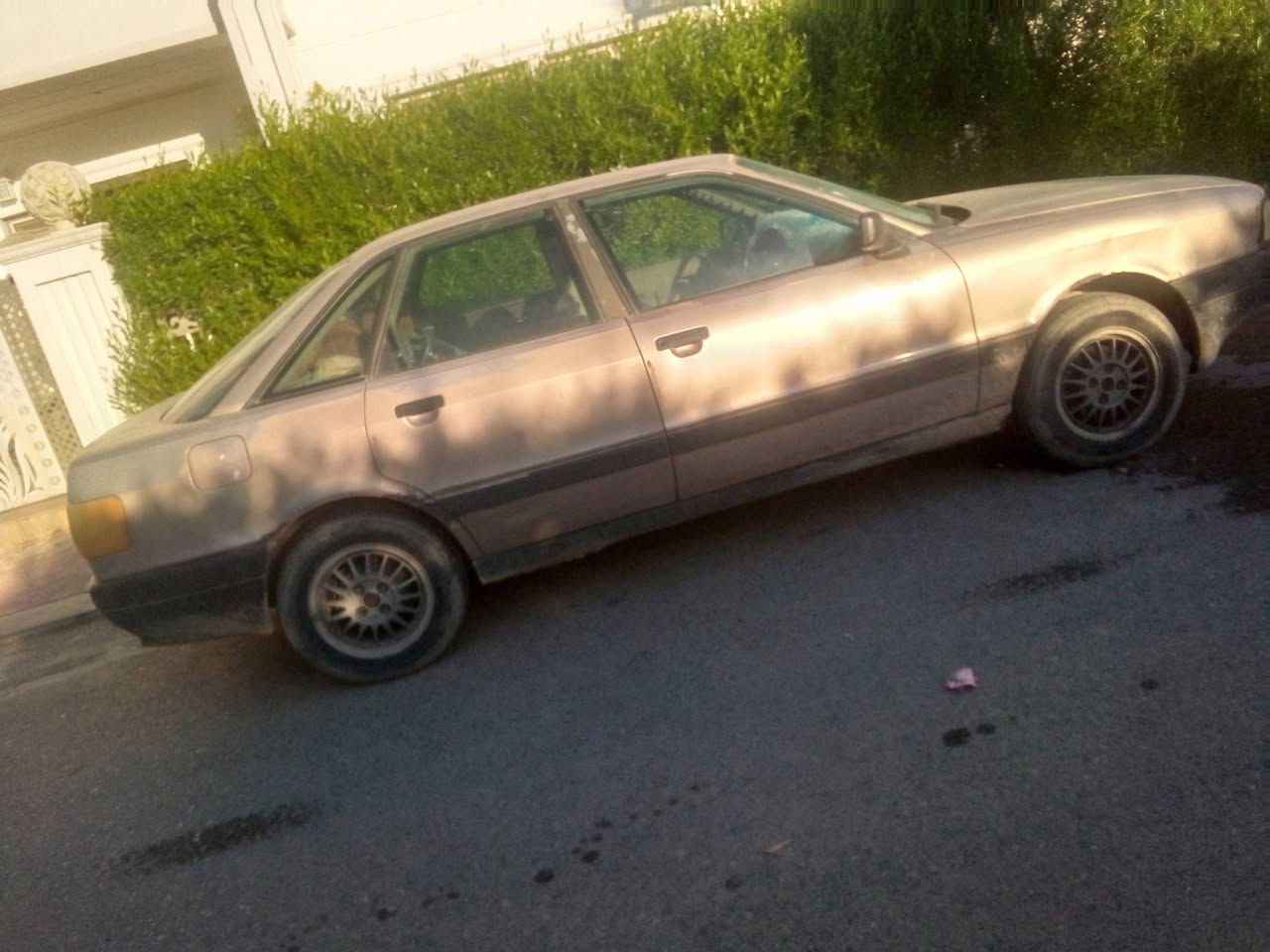 من رخصه الادمن
اودي 90 السياره بحاله جيده مكينه بيهه تبخير 
اصوليه ثاني يوم تحويل السعر 22ورقه بيهه مجال بسيط 
مكان السياره اربيل 
*********** واتساب
