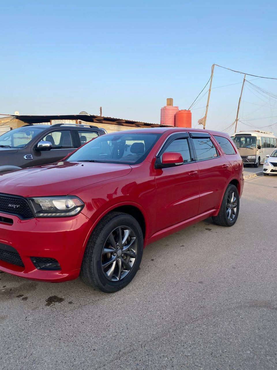 السلام عليكم دورنكو 2017 فول مواصفات Gt اصل رقم بغداد مشروع وطني تحويل ثاني يوم  ماشيه 113 mi سياره حلوه ونضيفه وجاهزه من كلشي حادثهه بابتين مبدل نفس اللون اصلي  وبلعافيه عل ياخذهه للتفاصيل اكثر *********** السعر 195 وبيهه مجال البصرة, العراق
