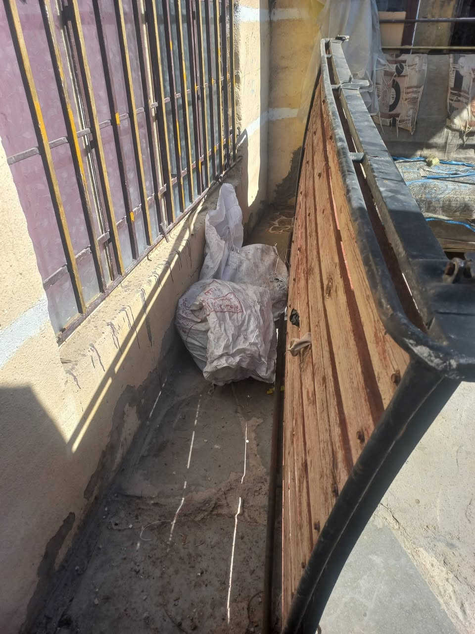 للبيع سعر ١٠٠ مكان بغداد هاتف ***********
