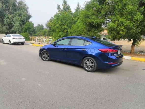 سلام عليكم 
النترا 2017 لمتد ( Limited) 
فول مواصفات / 1/1
شاشة + كشن كهربائي + تدفئة
اشاير بالمري + ترحيب 
فتحة سقف + رادارات جانبية
بصمة تشغيل + صندوق + ابواب
محرك 2000 دوش لا تبخير ولا تنقيص + الكير AT
هزة جديدة + السنوية لحد 2028
ماشية 110 الف

السيارة حادثها سرقة بنيد + الدعامية / نفسهن انشدن  كما موضح بالصور
السيارة مابيها حادث وصبغ

بيها ملاحظات بسيطة / الشباك يرادله تبديل لان جارد + البنيد يرادله بوليش لان جارد 
يدة الباب مال السايق مكسور الكفر فقط وهي شغالة كلشي مابيها
التكمة مال الدوسة او المسطرة الجوه بيها ضربات بسبب الرصيف يعني يرادلها تعديل على البارد
الباب مال السكن بي ضربه خفيفة ايضا تصلح على البارد 

السيارة رقمها بغداد دولي / السيارة بأسمي 
موجودة في منطقة الشعب

لمعرفة السعر المراسلة على المسنجر او الاتصال على الواتساب ***********
