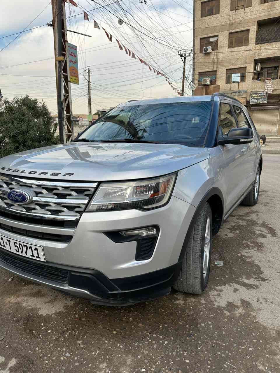 السلام عليكم 
من رخصة الادمن 
فورد اكسبلور XLT  2019 
محرك 6 سلندر  3.5
بصمة أبواب وبصمة تشغيل 
رادار جانبي 
كشنات مخمل + اماميات كهرباء 
تحكم ستيرن فول 
صندوق كهرباء 
اشاير بالمرايا
شاشة حجم كبير 
حساسات خلفية 
كود خارجي للقفل السيارة والفتح 
تبريد ثلاث قطع امامي وسط خلفي 
كير محرك لوك 
سنوية ورقم جديد بأسمي 
حادث موضح بالصور 
ماشية 76 الف كيلو 
السعر 205$
موقع السيارة بغداد الدورة 
***********
