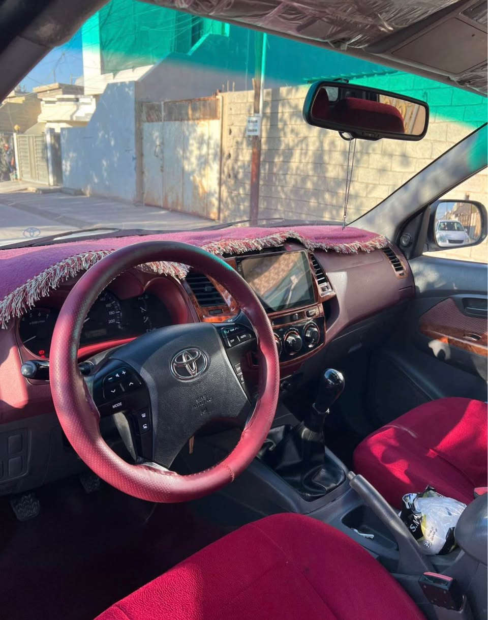 تويتا مرزيه موديل 2014 سنوى جديد 2031 مابي صبغ بس مبدل جاملغ بيلادى شركه و اثنين مكان بارد شويه سياره حيل نضيف مابى مسرف باسمى تحويل بشرط مكينه و گير بشرط...*********** كركوك, العراق
