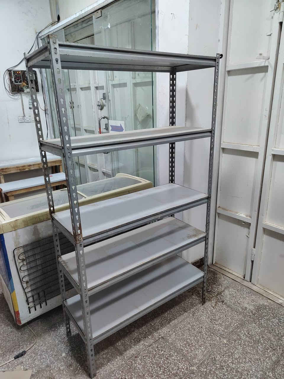 براد للبيع وي الرفوف السعر 150 البراد عاطل مكان في النجف
***********
