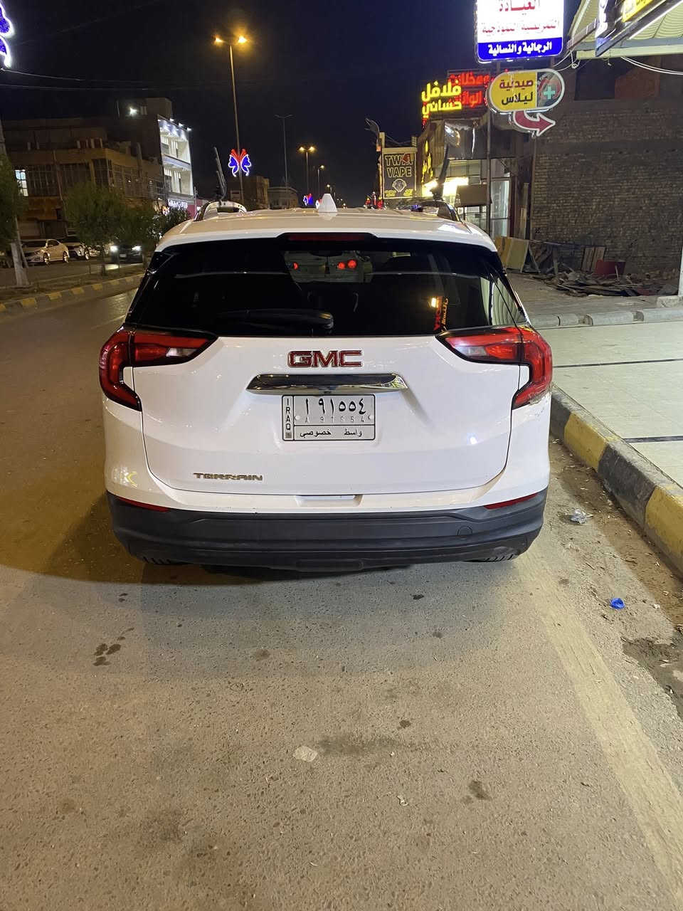 السلام عليكم 
جمسي تيران 2018 ابيض رقم واسط سنويه ورقم جديد بسمي السياره 

بيه تبديل بنيد فقط نفس اللون  صور الحادث مرفقه 
سياره جاهزه وخير من الله تخم تاير - باتري  - لايت زنون 
ماشيه 138كيلومتر  
كير محرك مكفول 
مكان السياره واسط الكوت 
رقم التليفون *********** اتصال او واتساب 
او خاص ماسنجر
