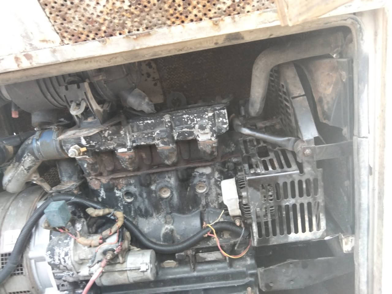 مولدات العدد 2 وحده بيركز والثانيه لستر انكليزي 20 كي ڤي وحده كاتم والثانيه مفتوح سعر الوحده 25 وبي مجال الرقم ***********
