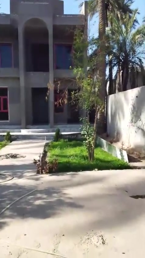 🚨 البيت اللي كل شخص يتمناه… نزل للبيع اليوم فقط 🚨
مو كل يوم يطلع بيت يخليك توقف وتفكر:  
“إذا ضاع… يمكن ما ألكه مثله مرة ثانية”

مساحة تخلي العائلة تعيش براحة  
 فرصة استثمار تضمن قيمة مستمرة  
 مكان يحقق حلم أي شاب يريد يبدأ صح  
 أمان وخصوصية وراحة نفس لكل أفراد البيت  

📍 العكيدات _ قريب من الجامع الابيض  
المساحة : ٨٢٠ متر — مساحة نادرة جداً  
بناء جديد جاهز  
 سند ٢٥  
 شارع ١٢ متر  
📍 يبعد ٥٠ متر فقط عن السدة  

 السعر: ٣٥٠,٠٠٠,٠٠٠ د.ع  

⚠️ بيوت بهيج مساحة + موقع + سعر… تختفي بسرعة  
واللي يتأخر غالباً يندم بعدين

📞 للاستفسار والمعاينة:  
***********  
***********
