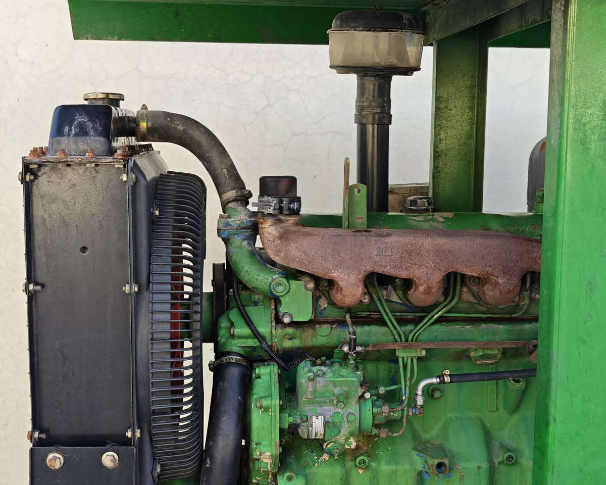 🔹 مولدة جوندير خنزيرة – تركي 🔹
⚙️ محرك دبل بشارة
🇺🇸 عربانة أمريكي أصلية
💪 قوية وتشتغل بكفاءة عالية
💰 السعر عالخاص وبيها مجال
للمهتمين التواصل خاص. #الهاتف ***********
