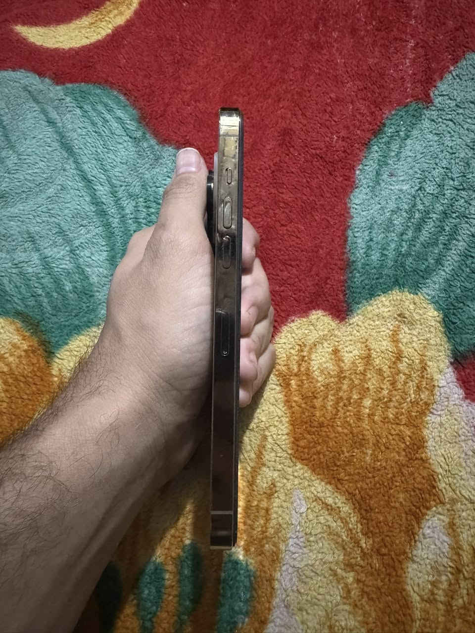 السلام عليكم
14 برو ماكس 
ذ 256
ب83 
الجهاز عربي شرق اوسط AAA
نظافة 100% 
مستبدل فقط شاشة نوعية كلش حلوة 
فيس ايدي شغال والجهاز كله شغال 
فقط بي طبع بالشاشة ميبين ابد 
سعر 600 وبي مجال 
بغداد حي اور 
***********
