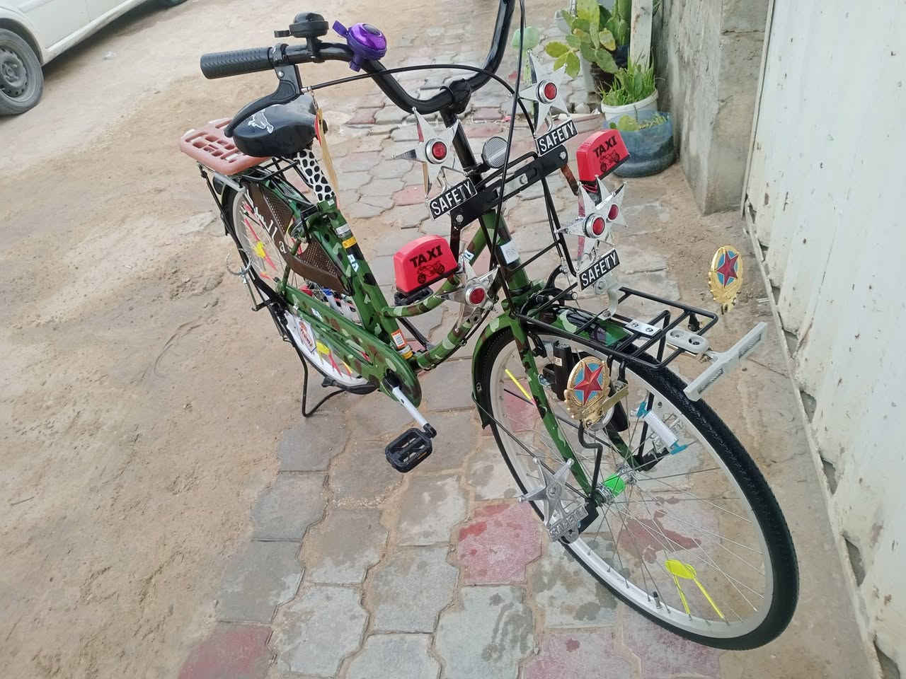 السلام عليكم
شباب باسكل للبيع🇯🇵🚴‍♂️ 
لونه مميز حشداوي🥇🌹
منزله من كرار ابو النقش ™️
الباسكل نضافه 100%100✨
مديل 22🚻❤
السعر خاص او مناسب 🔂💁‍♀️
العنوان نجف كوفه شارع المعمل 
للستفسار ((***********)) 📳
🧿🌀🌪

