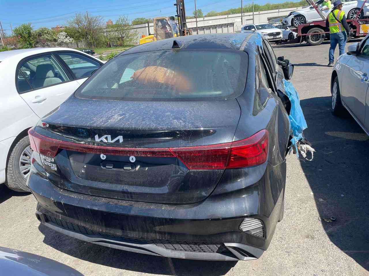 فورتي 2024 بلا تصليح مكمرك جاهز السعر 78 قفل مكان السياره كراج اليوسفيه للاستفسار ***********
