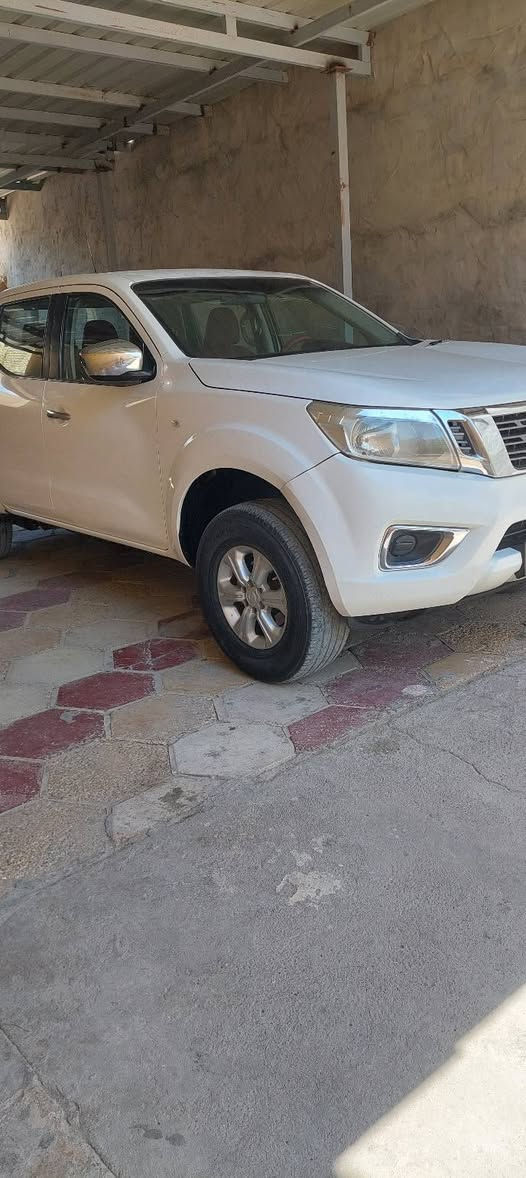 بسم الله الرحمن الرحيم 
نيسان نافارا ٢٠١٦ كير عادي فول مواصفات رقم اربيل سياره جديده وكفالة  صبغ  وضرب  وتبديل مكينه بلاديه مامفتوح بيه برغي حدادية جديده مكان السيارة بصره قضاء المدينة 
***********     ***********
