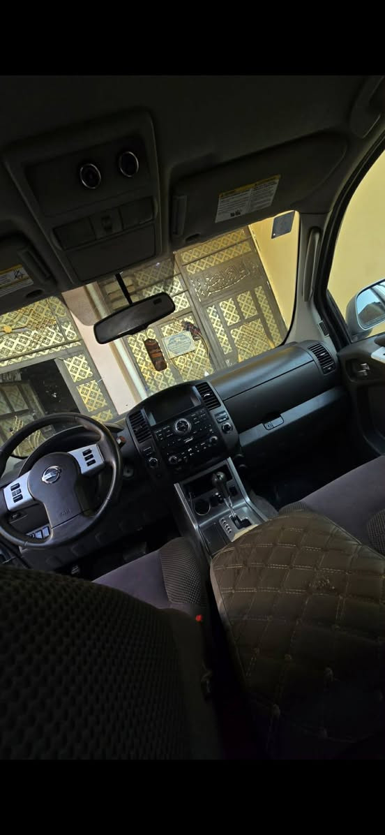 سلام عليكم..  سياره باتفندر موديل 2008 امريكي بيهه 3قطع صبق دشبول ارماده 3قطع تبريد جنطه كهربأ شفط السعر 95 مكاني بابل الحصوه الشراي يتصل ***********
