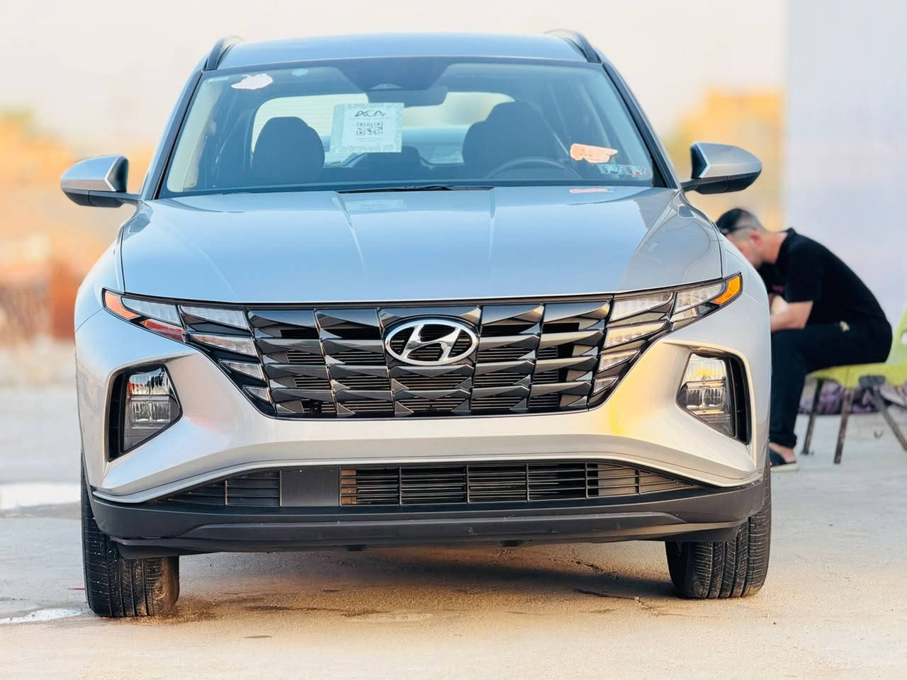 السلام عليكم
للبيع 

توسان موديل 2024  وارد امريكي رقم واسط بإسمي تحويل ثاني يوم

ماشية ٢٦ الف كم

حادث جداً بسيط قبق جنطة فقط الباقي كله مكفول وع البلاد
   مواصفات Sel 

مكينة 2500 تنفس طبيعي سمارت 

بصمة تشغيل + تشغيل عن بعد + الابواب بصمة + رادار امامي - خلفي -جانبي 

تبريد قطعتين + تحكمات استيرن وكروز سرعه _ شاشة - كامرا خلفية دواره 

تدفئه كشنات -  

اشاير مري - تحديد مسار قيادة أليه 

انظمة قيادة . فور ويل اطفاء ذاتي

اوتو هولد

 . وباقي المواصفات معروفة . السيارة جاهزه وحلوه جديده 

تبريد راديترات مروحه كلهن بوضع الشركة بلاديات 

دواخل شواصي لغود مكفولة وشرط الفحص والسونار ابيع 

حجر البيئه بلادي 

رادار بلادي 

ذي قار/الرفاعي

واتساب متوفر او الاتصال عالرقم ***********
فيديو الحادث موجود بالمنشور

السعر ١٩٥ 💲
