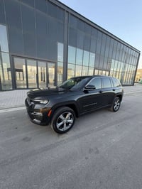 Jeep Grandcherokee Limited 2024  فول فول مواصفات پانوراما ده بل اكسل  ...