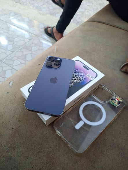 آيفون  ١٤ برو ماكس ذكرا ٢٥٦ بطاريه ٧٧ وبل حسبه ٧٨   السعر ٧٧٥ قفل الشري يخابرني ***********
