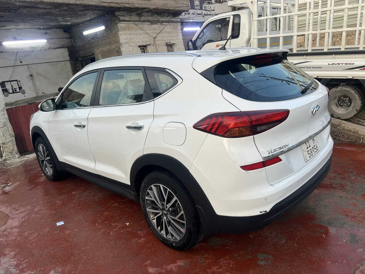 السلام عليكم توسان 2020 الكاصد للبيع
فول مواصفات عدا البنوراما 
5 بصمات كشنات جلد وكهرباء داخل بيجي 5 عدسات  لد كشافات لد سايد بريك بالرجل شاشة وكامرة دوارة فول تحكم ستيرن مري شفط كير ومحرك وتدفئة وتبريد كله مكفول عل وضع الشركة السيارة ماشية 82 K تخم تاير بصمات 2 ترحيب 
السيارة بيه صبغ باب الخلفي وباب سايق بي شبر مال مبارك وباقي سياره كفاله صبغ فقط الخارج بدون دواخل وصور الحادث عندي قبل التصليح سنوية ورقم وهزة كله جديد تحويل مباشر باسمي مكان سياره بغداد الحسينيه للاستفسار 
***********
