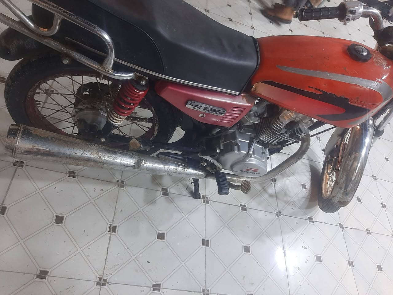 دراجة يراني ادوات رابيدو اصلي شاصي رابيدو دراجة نضيفة وجاهزة كهربايات شغالة مكينة مبدل فقط سلندر دراجة معدل شلعة فول  وسعر 500 وبية مجال


**إذا كنت صاحب هذا الإعلان وتريد حذفه لأي سبب، رجاءا أرسل رسالة إلى الدعم الفني**