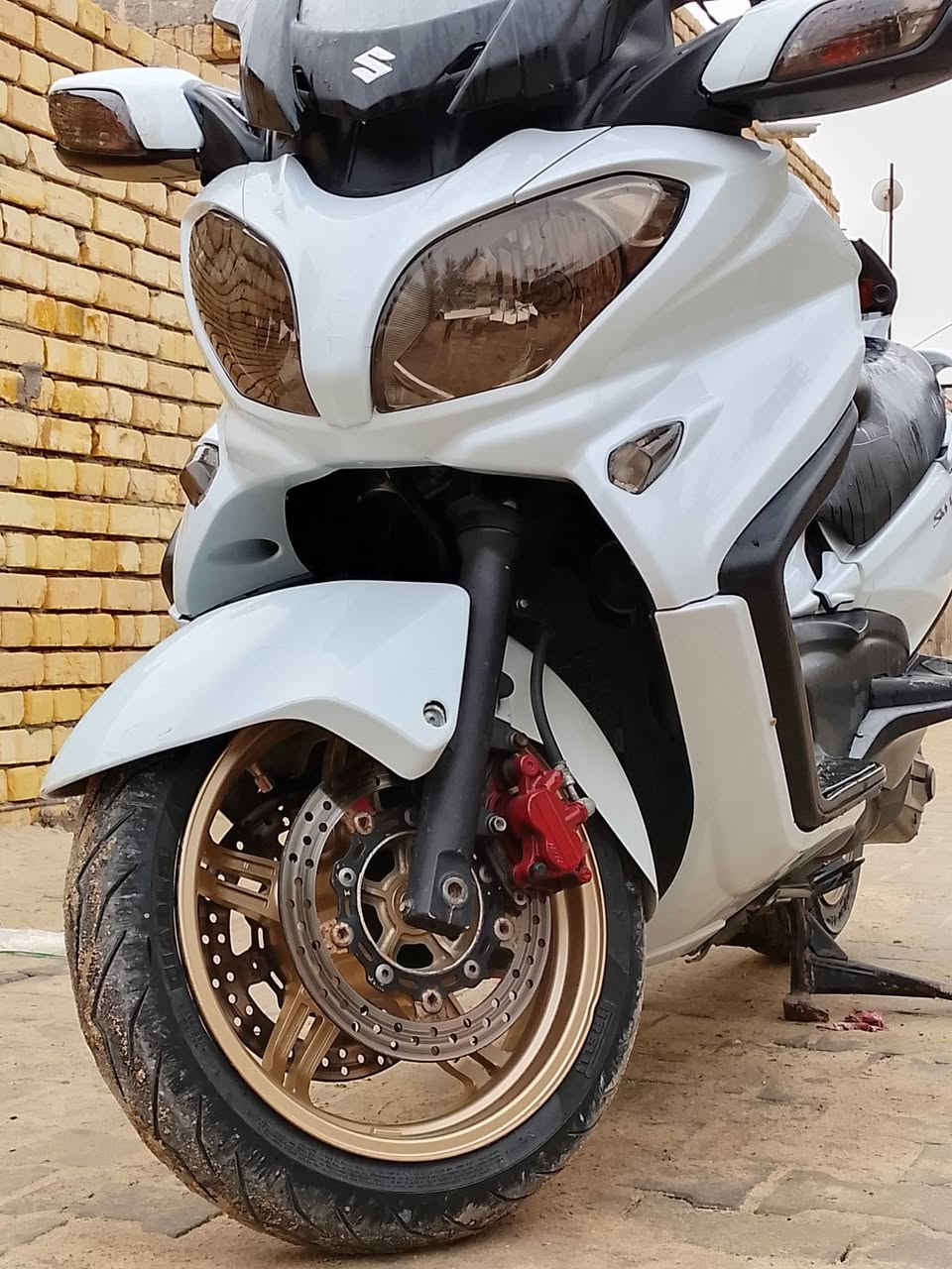 السلام عليكم
اسكاي ويف 650 
حديث مديل 2017
مواصفات فول 
تدفئه كشن و يدات
و نضام الكيو تقليل صرف البانزين 
المرايات كهربائيه 
الجامه كهربائيه 
وكهربائيات كله شغاله 
مكفول الكير ول محرك 
المكان السماوه -- رميثه 
السعر خاص 
التواصل ***********
ول خاص مفتوح
