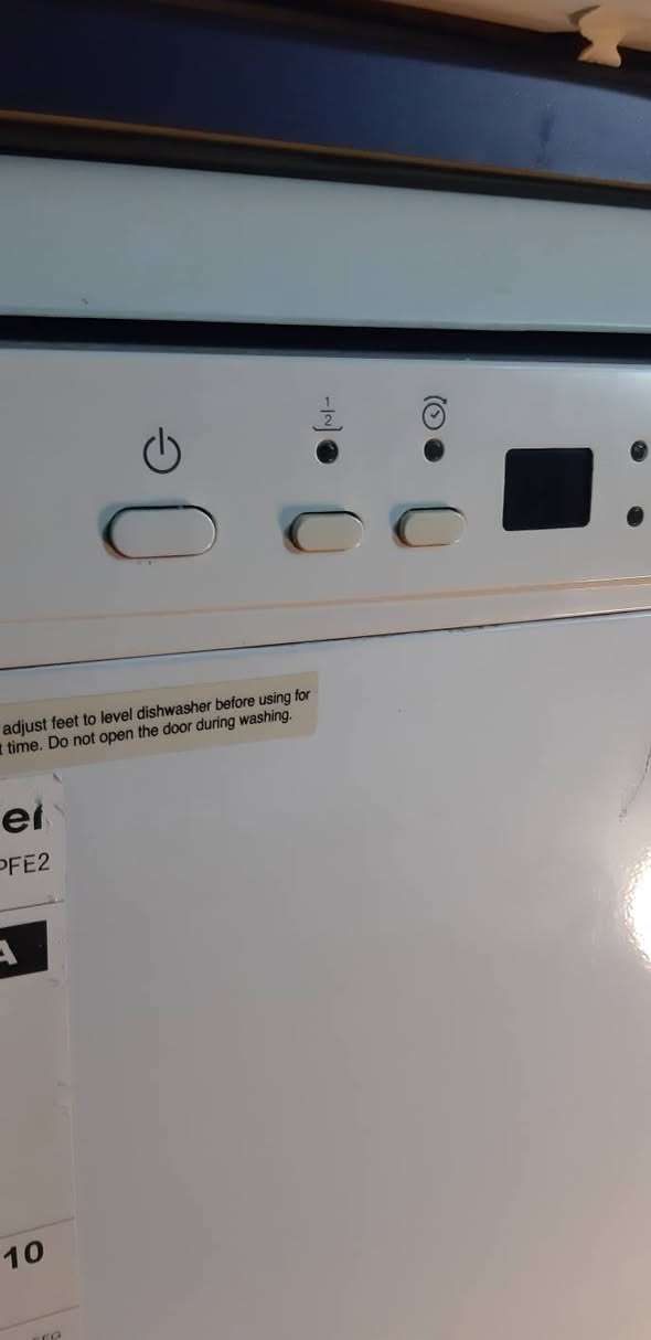 السلام عليكم
متوفر غسالة صحون 
نوعية:Haier 
نضافه متوسط 
ينطي ايعاز E60 يشتغل بس مايغسل 
سعر:١٢٥الف
استخدام منزلي
عنوان أربيل


**إذا كنت صاحب هذا الإعلان وتريد حذفه لأي سبب، رجاءا أرسل رسالة إلى الدعم الفني**