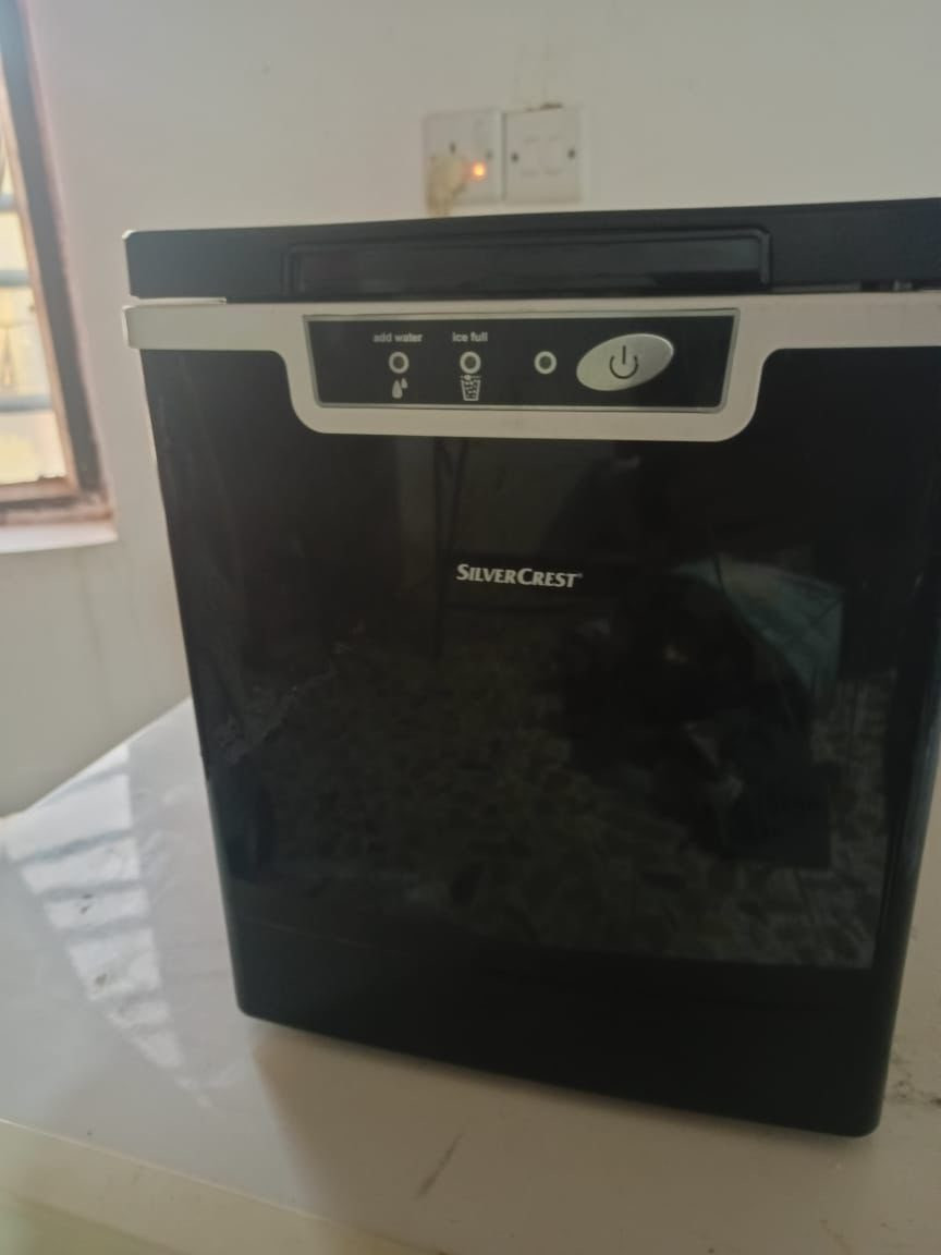 مكوى جديد مابي ضرر اريده ٧٥ صانعه ثلج جديده 
 ماركة سلفر كرست 
تصنع 9 قوالب ثلج٥٠بغداد محموديه


**إذا كنت صاحب هذا الإعلان وتريد حذفه لأي سبب، رجاءا أرسل رسالة إلى الدعم الفني**