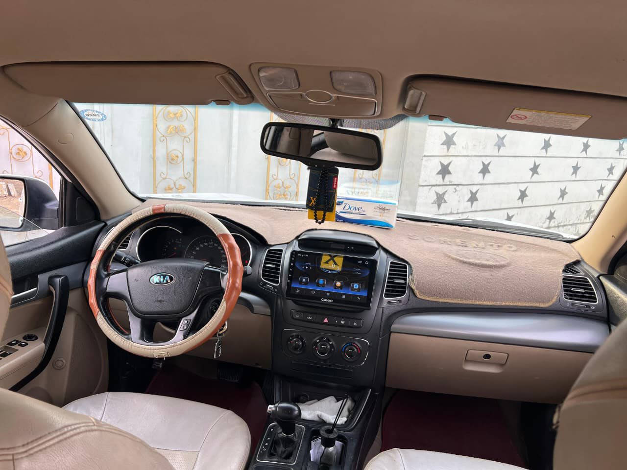 سرونتو 2014 خليجي.        6 سلندر.      سيارة. تبريد مركزي  كلين مكفولة كفالة عامة.     
شاشة كاميرة.   100الف كيلو ماشي    
بيها شبر بارد بصيط يم هيلال. بعد مكفولة  

رقم سليماني.   مكان / صلاحدين 

رقم/‭0772 943 8696
