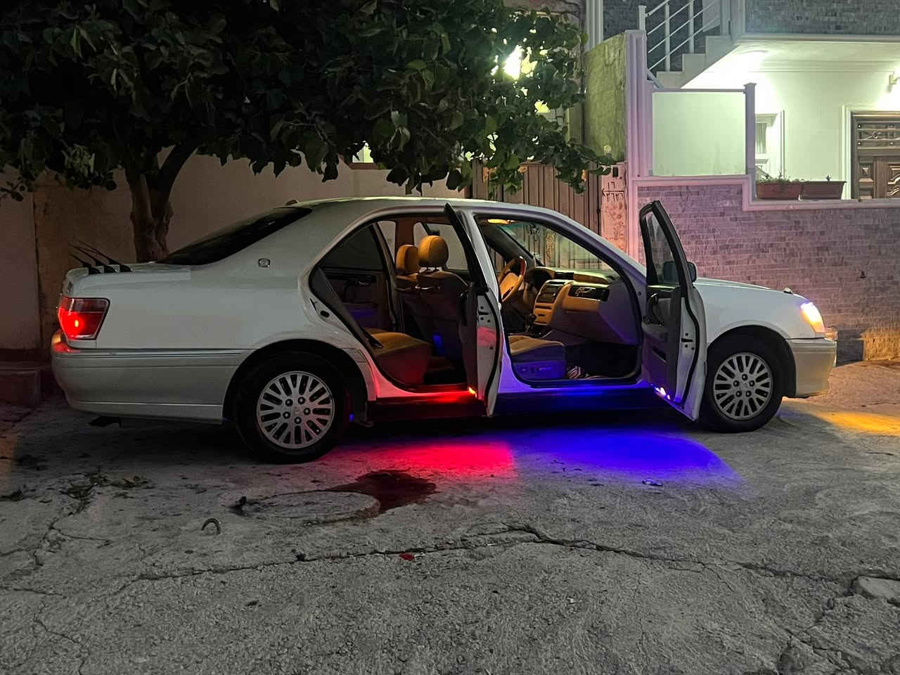 مەلیکە بڕاوە vvt.i
ئاڵتونی بازاڕ مۆدێل ٢٠٠٠ بەس غازی تەبریدی نەقسە تایەی تازەیە ڕۆن و هایدرۆلیکی تازەیە مشتەری نیت چات مەکە 
گۆڕینەوەش ئەکەم لەسەر دڵ گرتن


**إذا كنت صاحب هذا الإعلان وتريد حذفه لأي سبب، رجاءا أرسل رسالة إلى الدعم الفني**