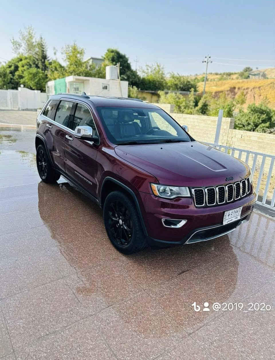 جيب ٢٠١٨ وارد امريكي اللون كرزي  رقم بغداد مشروع وطني بأسمي  ترهم مراوس
ايرباك فقط برده جهه اليمين حادثها فقط مبدل باب اصلي شركه نفس الون ولباب الخلفي بي صبغ بدون معجون وبلعراق بايدي صارت طخه بسيطه بلجاملغ الامامي الايمن عدلتها بارد وصبغت عله كداها اقل ربع الجاملغ 
ماشية   92 الف ميل قابل للزيادة 
 
المواصفات:

* دفع رباعي 4x4 .   .
* ويل قياس 20 انج . . 
* شاشه كبيرة 8.4 انج . 
* نظام الخرائط (GPS) ..  . 
* المصابيح الأمامية زنون . .     
* تشغيل عن بعد .
* صندوق كهربائي .
* مقصورة الركاب من الجلد والداخل باللون الاسود .
* حفظ وضعيات الجلوس (ميموري) . 
* المقاعد الأمامية كهربائية تدفئة   .
* المقاعد الخلفية تدفئة.
* الستيرن تدفئة.
* سستم صوت .  
* حساسات خلفية . 
* كاميرا خلفية . 
* المرايا الجانبية قابلة للطي .
* مرايا متحسسه للضوء العالي الجانبية والوسطية. 
* مانع تصادم خلفي .  
* نظام التشغيل والاطفاء الاوتوماتيكي ( Auto Start System ) .
* نظام بريك اوتوماتيكي ( Auto Break System )

للاستفسار  ***********
‎ السعر 205$ قابل للتفاوض
غير متواجد ع الفيس
