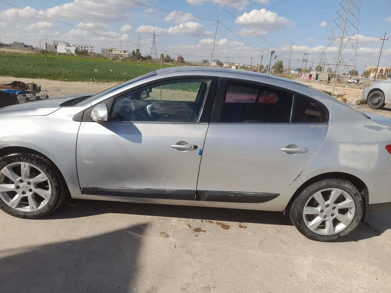 سامسونك موديل ١٠١٠ رقم انبار سنويه جديده  باسمي 
سياره كلها شركه السعر ٧٥وبي مجال قليل مكاني تكريت ***********     ***********
