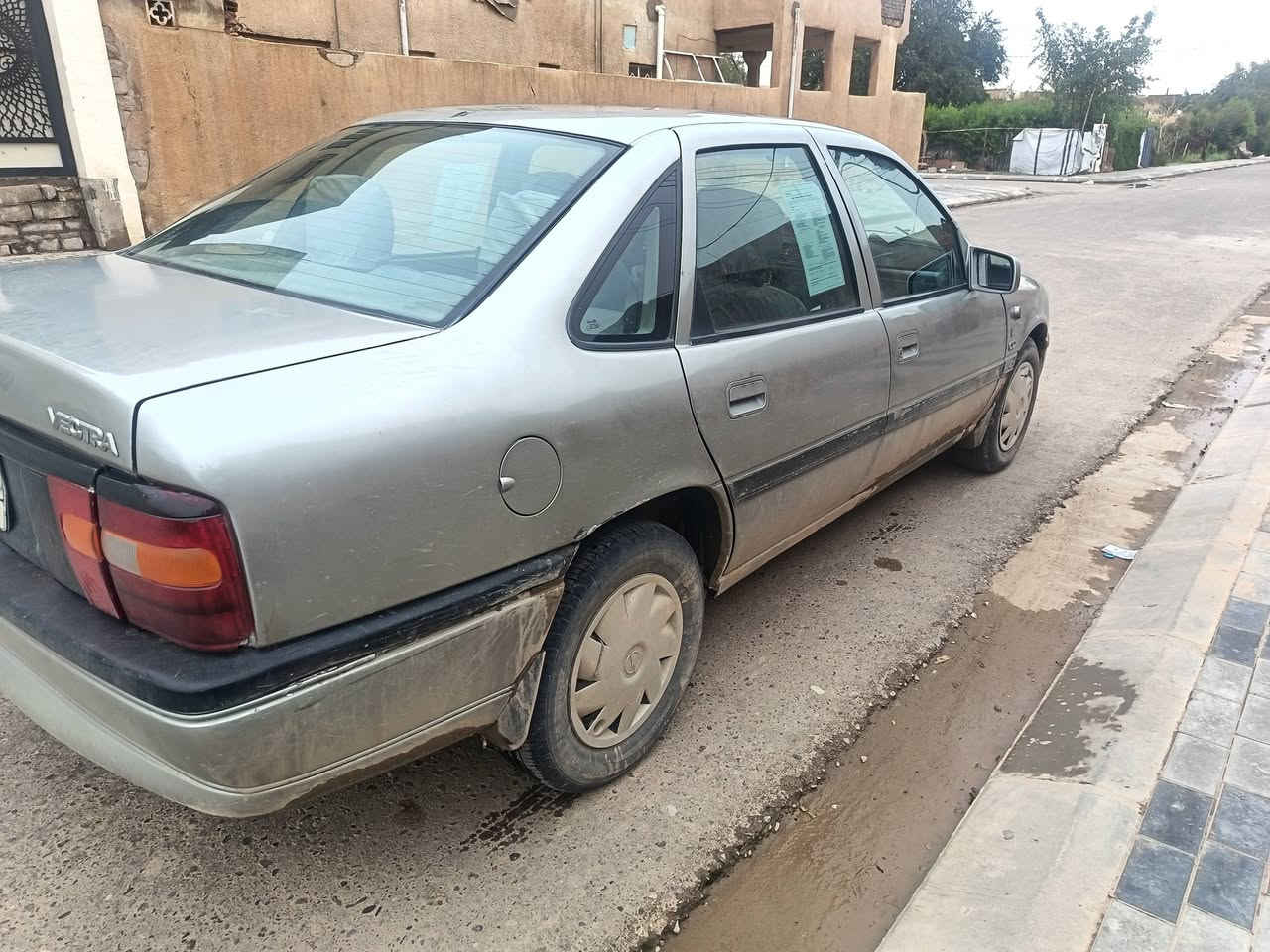 فكترا
فكترا ١٩٩٣ محرك ٢٠٠٠ تبريد 
كير محرك صدر كهربائيات شرط تخم تاير وخير من الله
جام كهربائي
تنته كهربائي
مصبوغة عام جماليه قبل شهر وعايزها بس بولش
نقص كمبريسر تبريد وفان 
رقم بغداد حائز ثالث
فقط وكاله ام الباركود بدون تحويل اللا قرار قاضي

السعر ٢٦ وبيها مجال 
مكاني سامراء
***********
