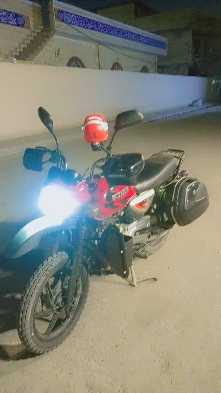 السلام عليكم بوكسر فحل موديل 2023 للبيع أوراق كاملة مكينة  مكفولة لا تنقيص ولا تبخير كهربائيات كلهة شغالة مدينة الصدر حي الكوفة الرقم ***********
