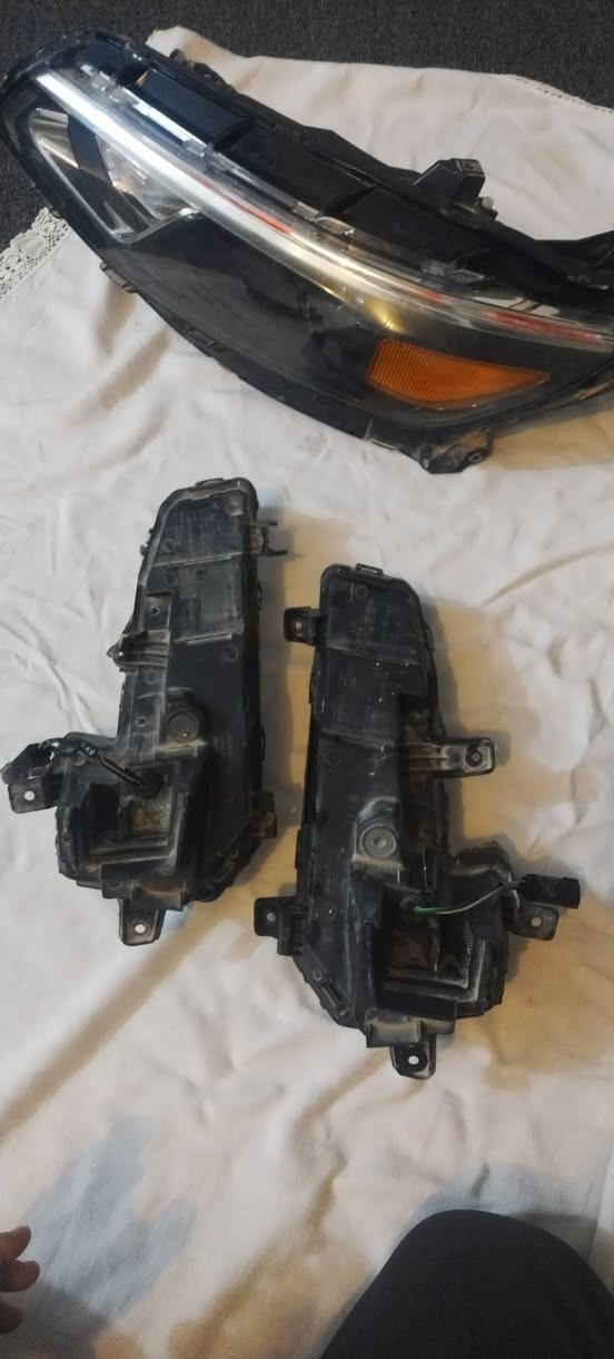 السلام عليكم
زوج بلاجكتور
لايت واحد جهة اليسرة جهة السايق
وسلف شرط الفحص والشد
ماليبو 2018
قيم واخذ
الاتصال ***********
***********
