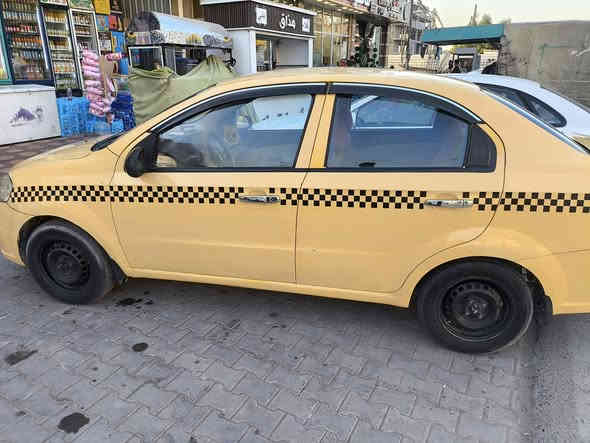 السلام عليكم افيو مديل 2010 مكينه مفتوح مو مسكر السياره بيه ضربه بالجاملغ الكدام وشويه بارد بلبيبان نضيفه ميكنته خرسه السعر خاص ***********
