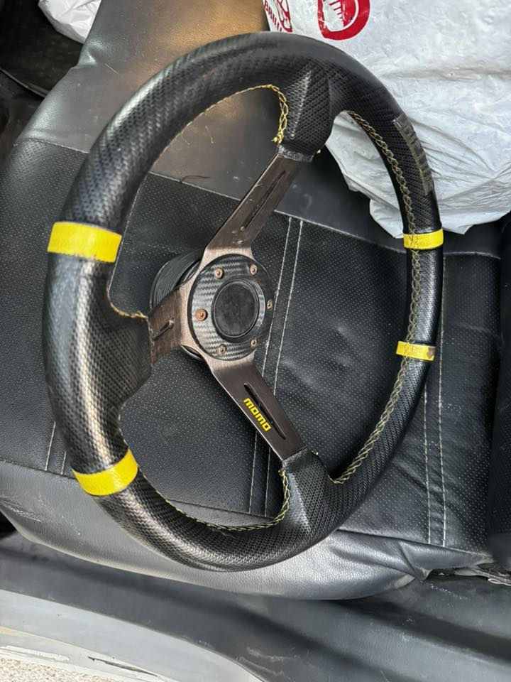 مرحبا . دركسون ( ستيرن) رياضي للبيع مع دركة شيري اي ون . *********** متوفر واتساب
