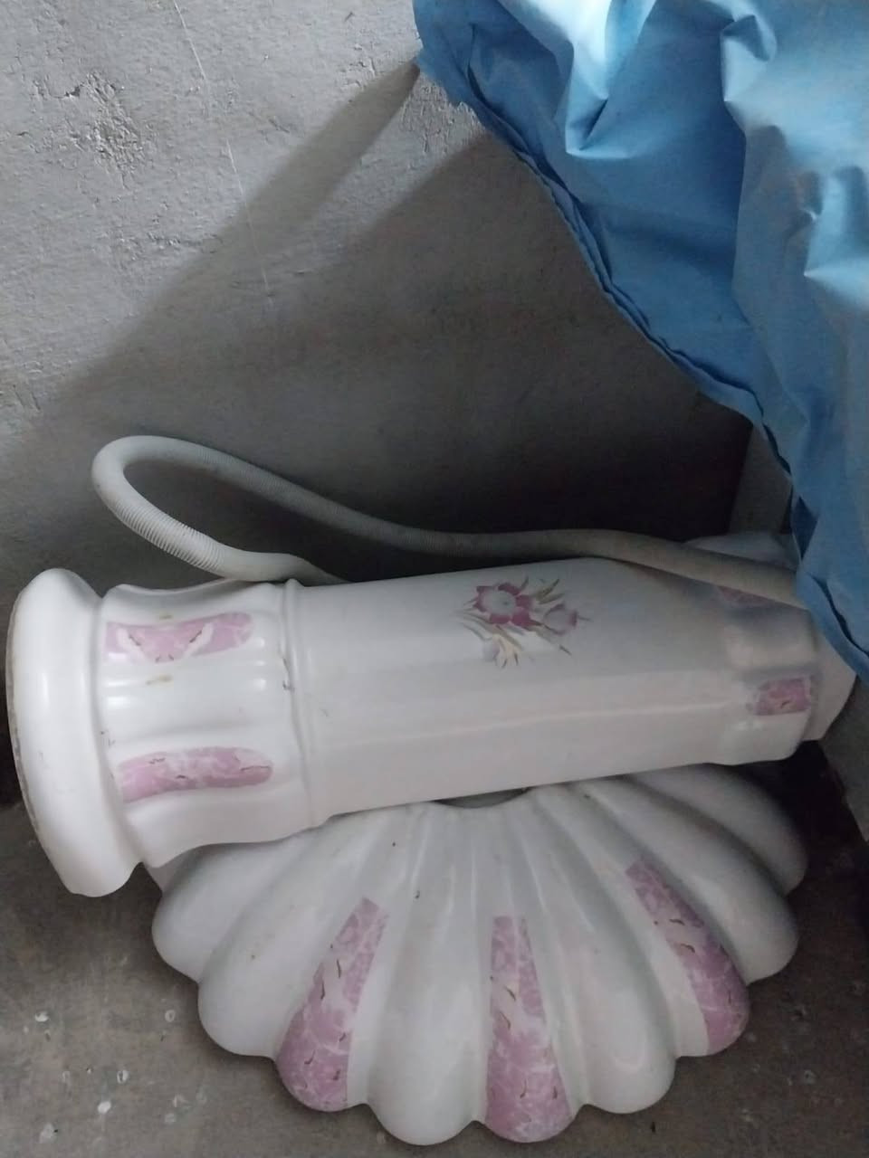 سلام عليكم الغراض للبيع    الرقم ***********
