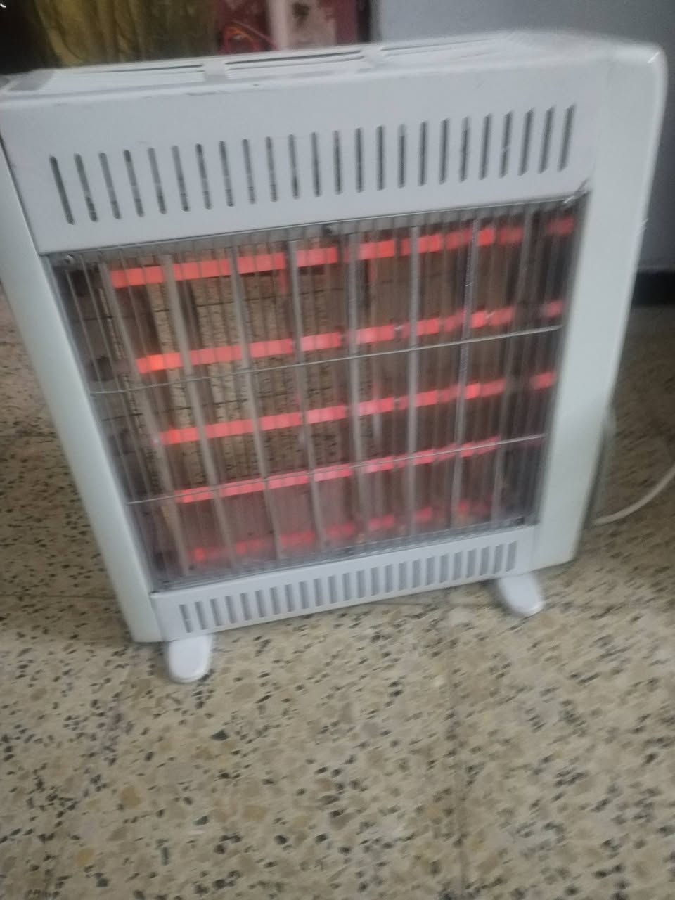 صوبه اربع مياله شغاله ثلاث وجوه حجم وسط سعرها 20 سلم 7 بايات السعر 20 من الاخير اسعارهم شاري اتصل ***********
***********
