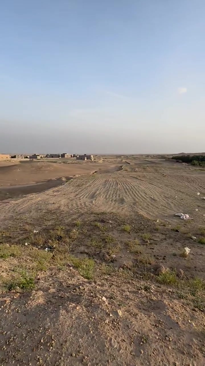 للبيع . قطعة أرض في محافظة الأنبار قضاء القائم ناحية الكرابلة النهضة الغربية جنوب سكة القطار 
# مساحة القطعة ١٠٠٠ متر 
# سعر المتر ١١ الف وبي مجال 
# باقي التفاصيل مذكوره با الفيديو 
# للاستفسار اكثر مراجعة مكتب 🏢 المانعي او الاتصال على الأرقام 
***********
***********
***********
***********
