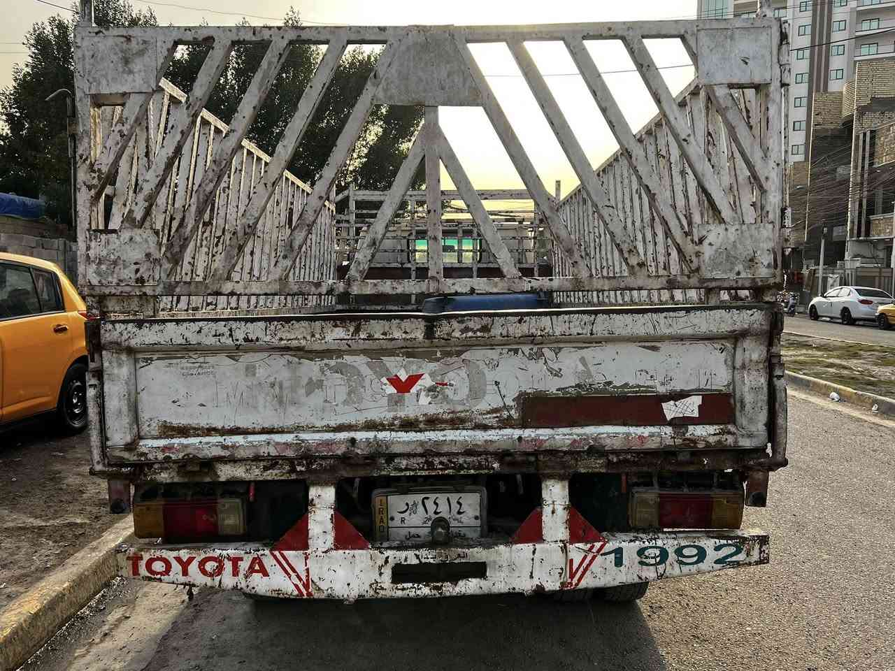 سلام عليكم  كنتر تيوتا للبيع  موديل 1992.  السيارة بسمي تخم تاير جديد السعر 60 ويبهة مجال بكان بغداد الحرية الرقم *********** غير متواجد عل فيس
