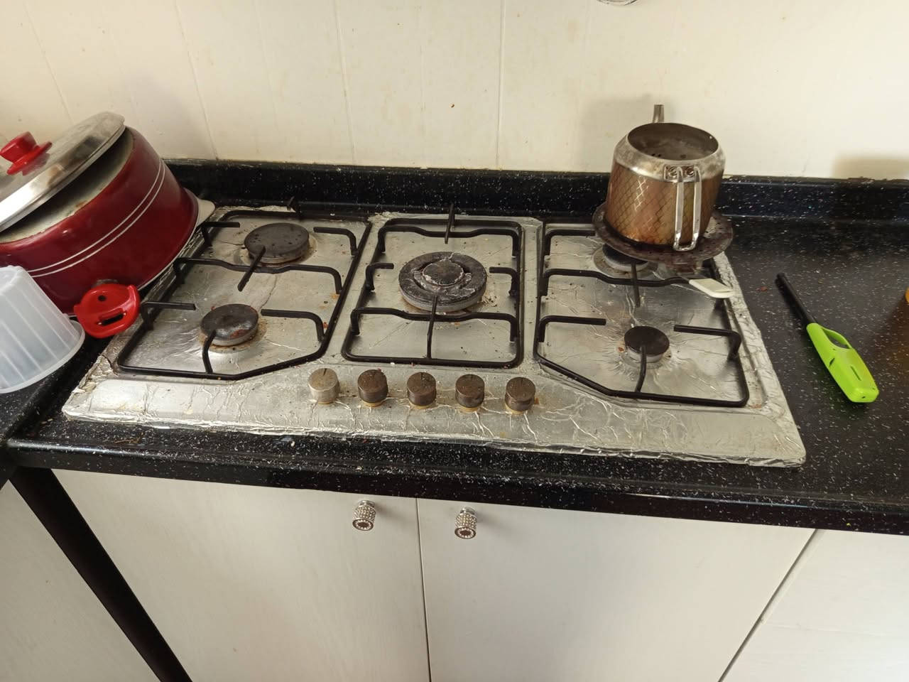 كاونته رى تورکی 6 مه تر له گه ل سی نک و موره شه ح و ته باخ
نرخ : 220 هه زار.        شوین : سلیمانی 
-------
كاونتر تركي 6 متر مع سنك و مرشحة و طباخ 
سعر : 220 الف.            مكان : السليمانية 

***********
