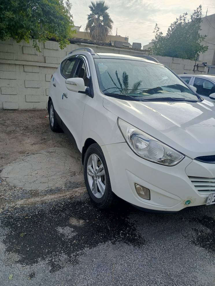 سلام عليكم توسان خليجي موديل 13 رقم بغداد ابسمي كير ومحرك وتبريد خير من الله مكان بغداد  الدورة رقم تليفون ***********
