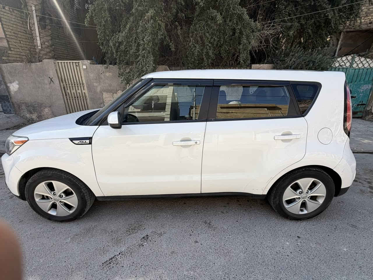 السلام عليكم سيارت صول ٢٠١٦ ماشيه ٣٤ حادثه بسيط كلش سياره جديده مكاني رايده١٢٣وبيه مجال ***********
