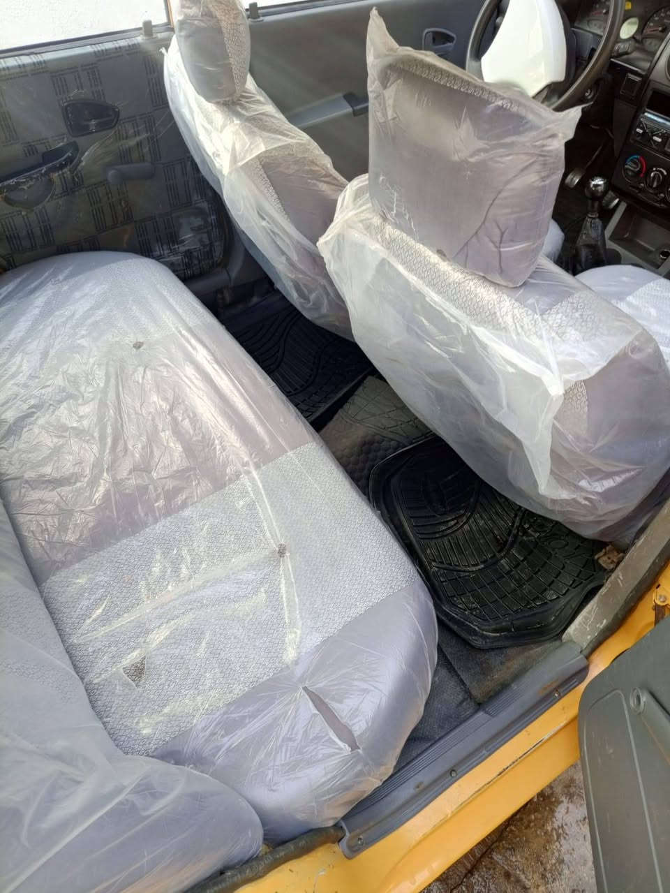 سلام عليكم
سايبا 2015 للبيع كفالة عامة عامة لا صبغ لا تبديل لا ضربة 

شواصي مكفولات قطره خياس مابيه السياره 

محرك كير مكفولات 
سياره نضيفه مامتعوبه 

وبالعافيه ع الياخذهه 
تخم تاير جديد تبريد شغال

العنوان بغداد الرصافة
صدر امامي و الخلفي كله جديد 

السعر 39

رقم هاتف ***********
