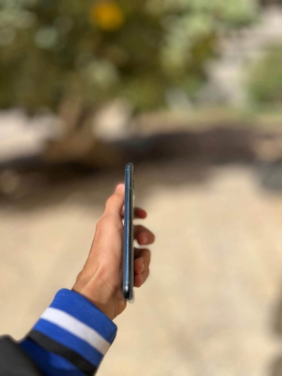 سلام عليكم 
11برو فقط 
ذاكرته 64
بطاريته 78
جهاز بلادي 
فيس إيدي شغال 
سعره 165قفله من الأخير مستعجل
مكاني سامراء 
***********
