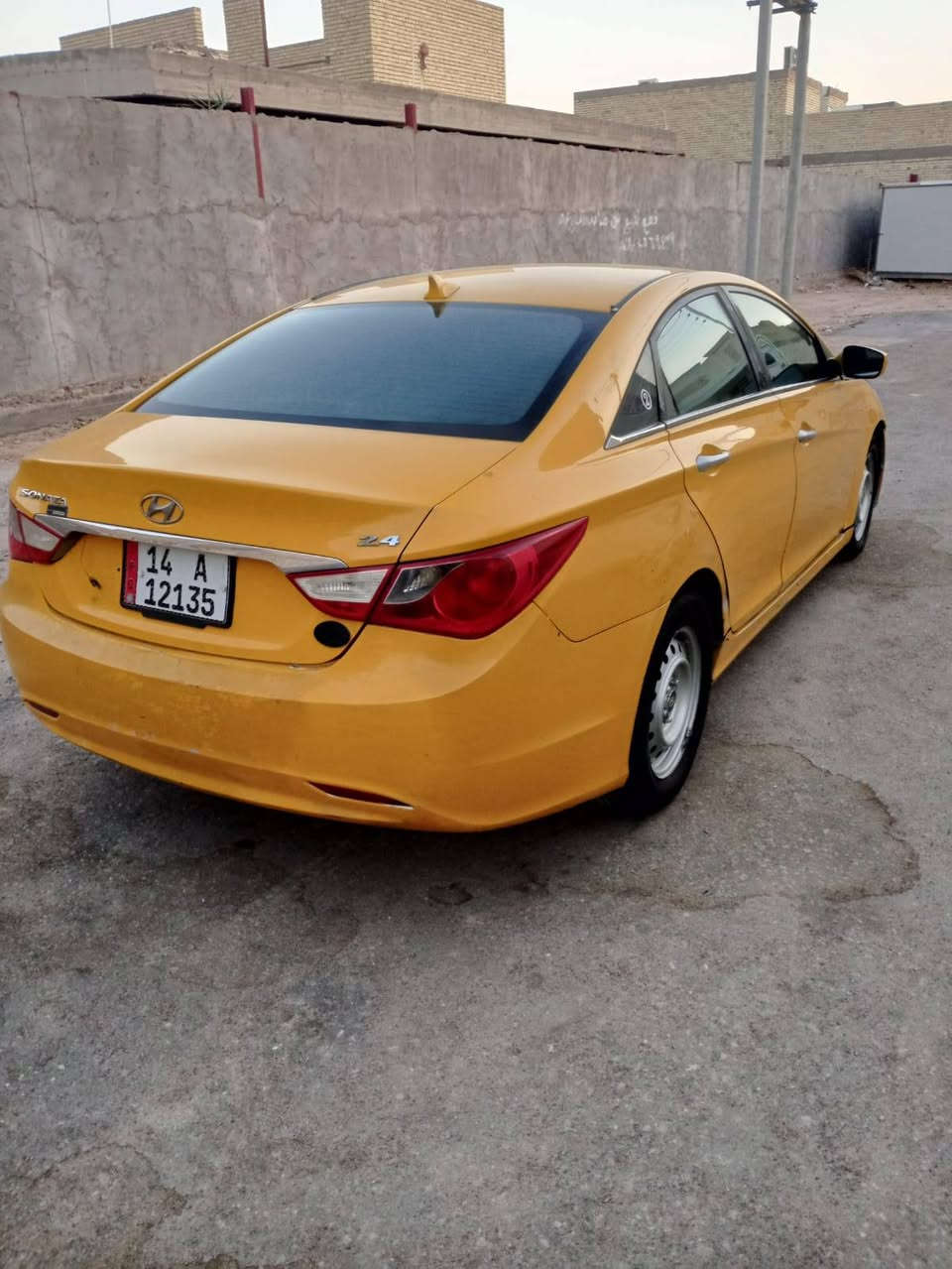 السلام عليكم سوناتا موديل 2011 وارد امريكي ضررها بنيد وجاملغ بدون داخل رقم بصره دولي مشروع وطني بسمي محرك وكير 2400على الشرط حداديه وتخم تاير وتبريد كله جديد السياره جاهزه مصفره هيئه وغرامات 
السعر ب77
***********
