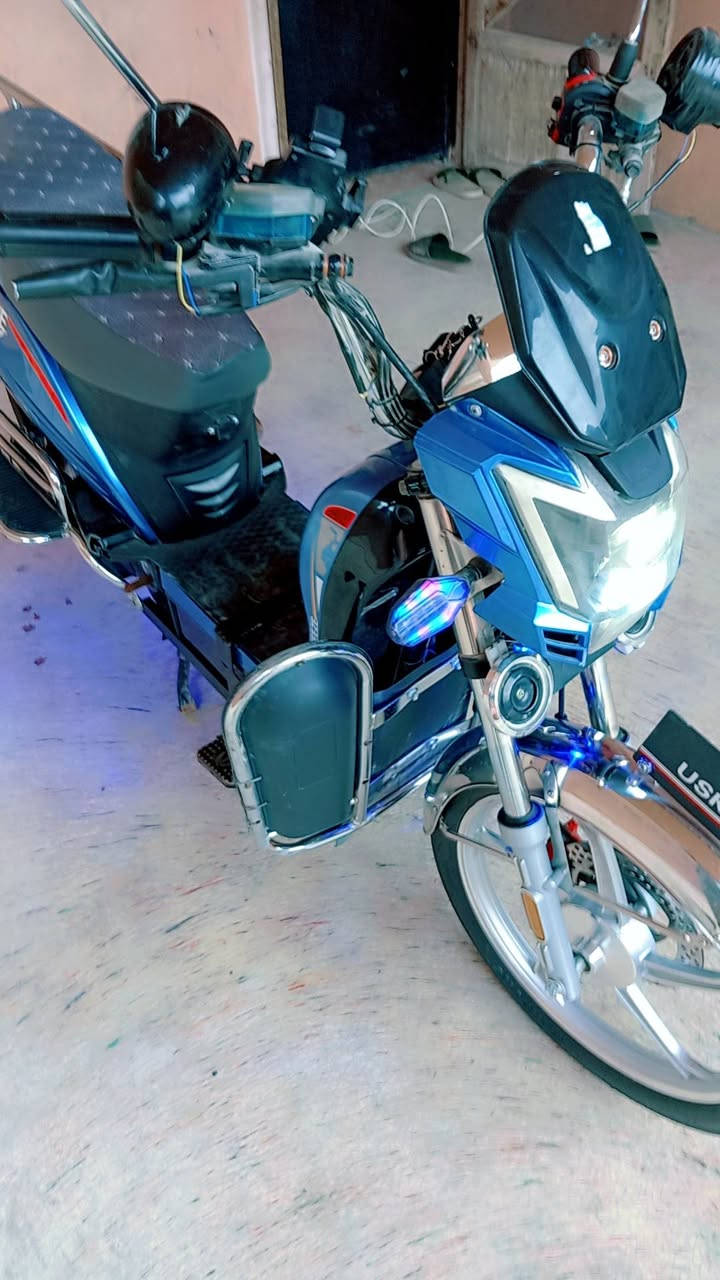 سلام عليكم لبيع دراجه شحن هارلي موديل 24 جديد باتريات جديده دراجه حلوه وكاعده السعر 5050 وبي مجال الرقم ***********
