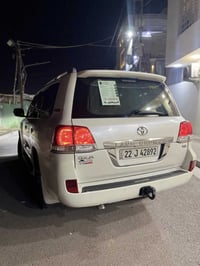 لاند كروزر 2011  GX.R.   فتحة بصمة  حساسات امامية خلفية الدواخل جدد  س...