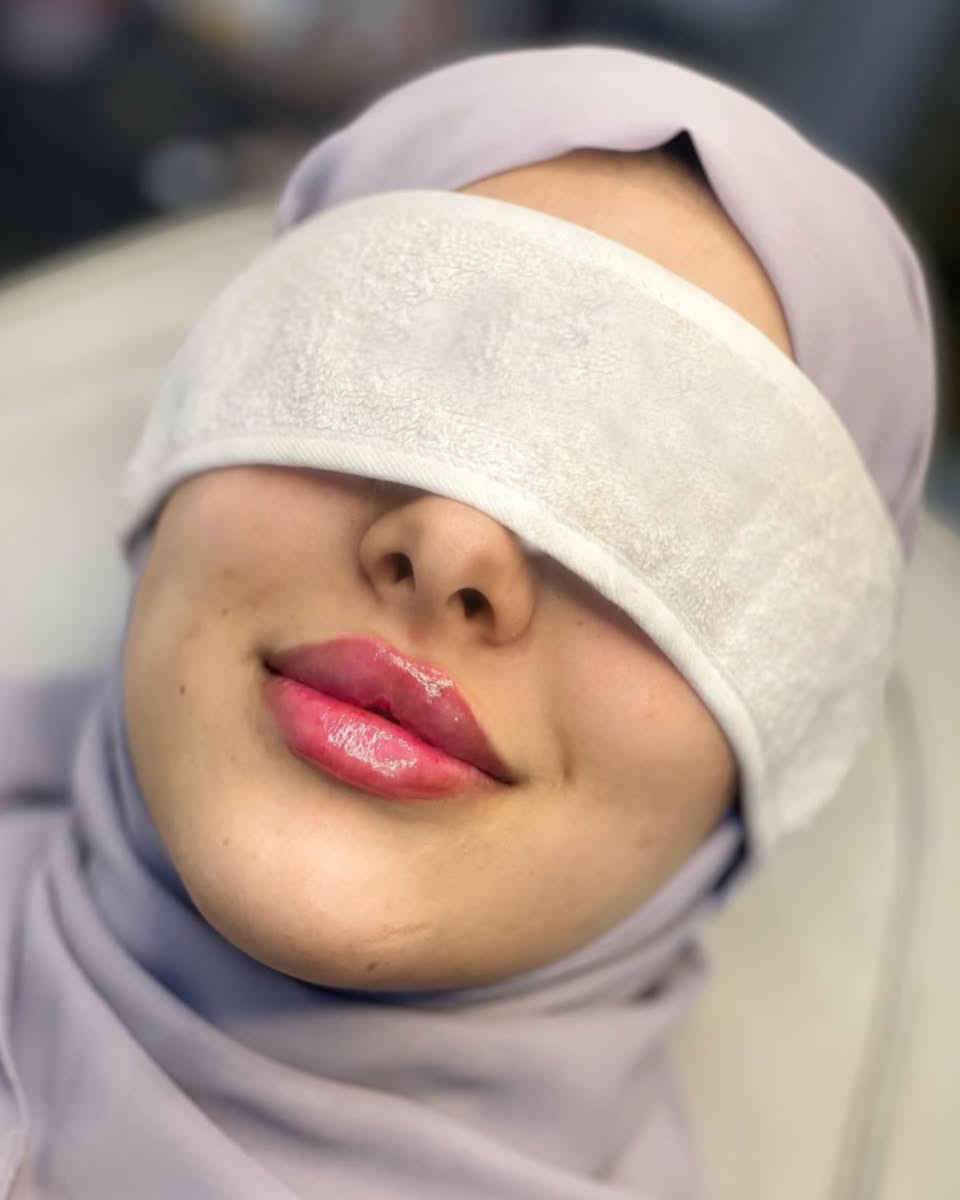 عنواننا النجف ركن السلام جامعه(الاربع شوارع) مجاور ازبري قرب يو كافيه 
للحجز ***********
