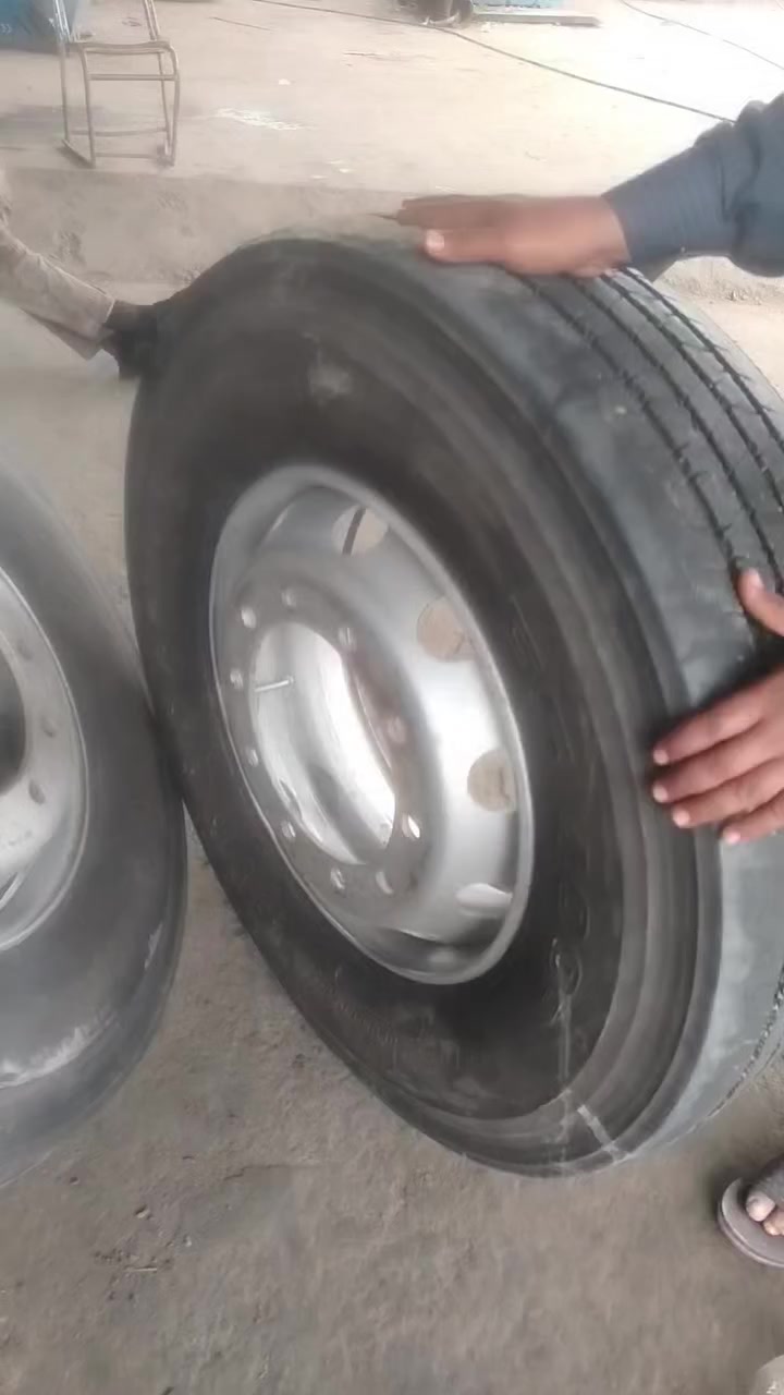 تايرات هنه ويالتهن البيع عداد زوجين المكان جبله سعر ٧٥٠الف وبيهن مجال حك جيه *********** تصل وبيك خير ودلال
